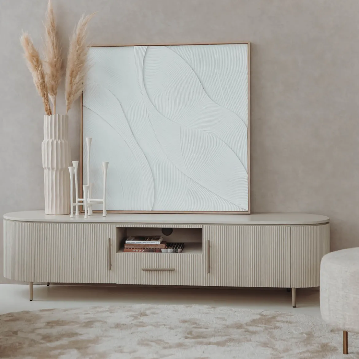 Beige tv-meubel met ribbels - Tower Living Corbetta