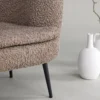 Bruine teddy fauteuil zwarte poten - Lavis Nordkoster