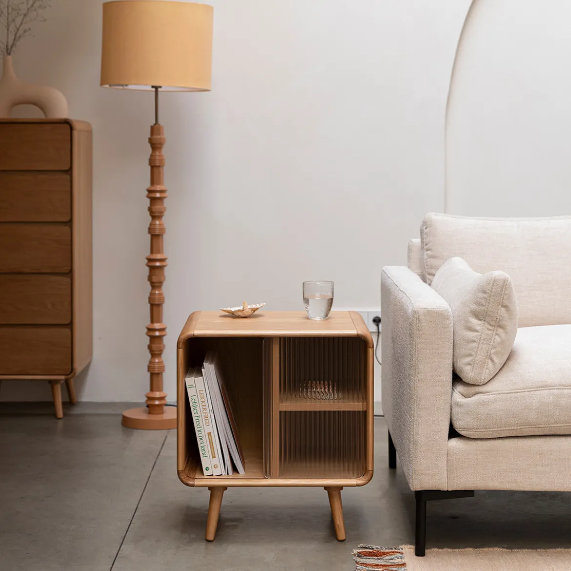 Design nachkastje gebogen hout - Zuiver Rise