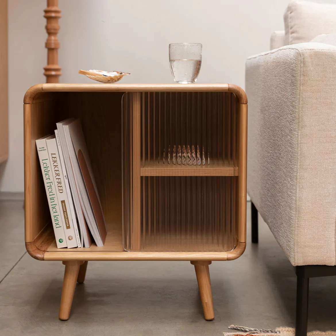 Design nachkastje gebogen hout - Zuiver Rise
