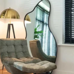 Gouden spiegel organische vorm - Richmond Interiors Alton