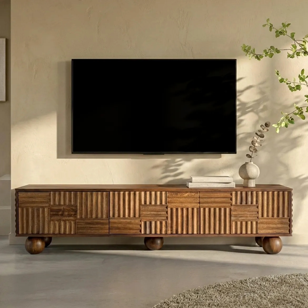 Houten tv-meubel uniek houtsnijwerk - Bodio Yemi