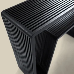 Sidetable van zwarte latjes - Bodio Teak Slats