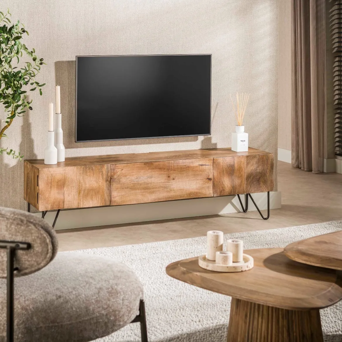 TV-meubel mangohout met golvend front - Giani Ocean