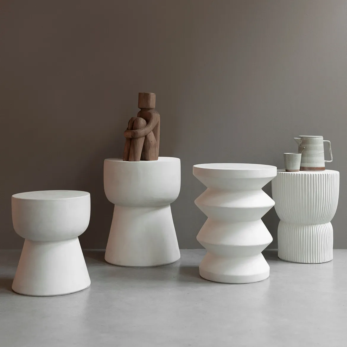 Witte bijzettafel betonvezel - Must Living Zig Zag