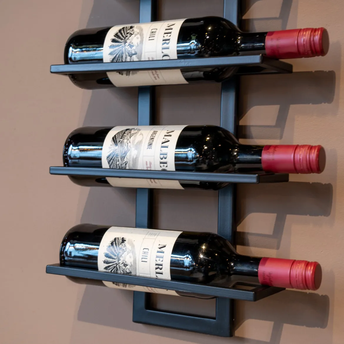 Zwart wijnrek muur - Bodio Reserva 8